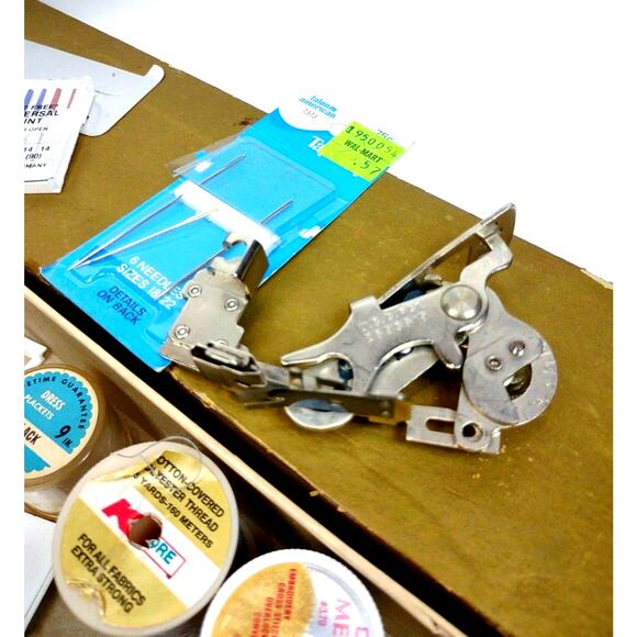 Lot Sewing Machine Parts Greist Ruffle Foot Machine Needles Thread + Much More - Picture 5 of 6